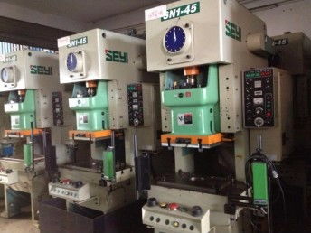 圖 白云區(qū)高價回收 整廠設(shè)備 發(fā)電機 變壓器 沖床 注塑機 廣州舊貨回收